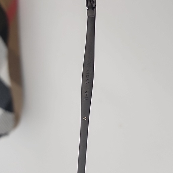 Authentic Burberrys Unisex Sunglasses - Picture 9 of 14